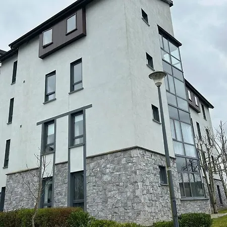 Διαμέρισμα Entire , Centre Carrick on Shannon